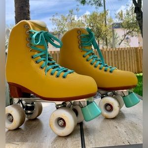 Chaya Melrose Deluxe roller skates - women’s size 8.5 / EU 40 - EUC